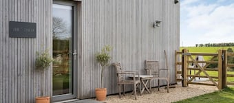 The Fold | A Tucked-Away 2 Bedroom Retreat In Buckinghamshire