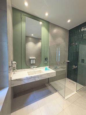 Deluxe Room | Bathroom - AJIRA Zamalek Hotel (Cairo)