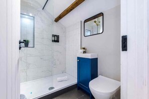 Bathroom - The Vault - Boutique Cosy Peak District Retreat in a Grade II listed building (Chapel-en-le-Frith)