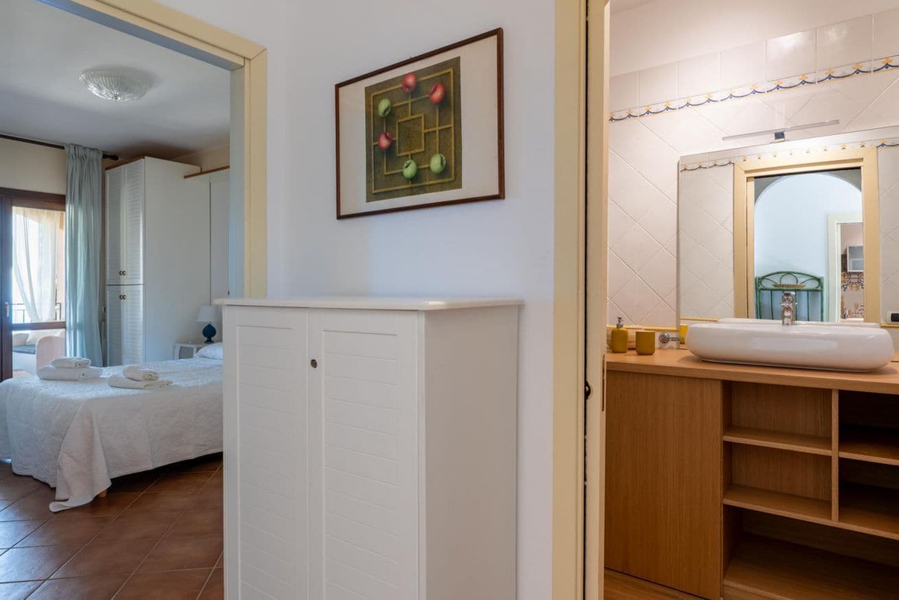 2 bedrooms, iron/ironing board