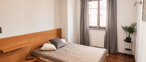 1 bedroom, iron/ironing board, travel cot, WiFi