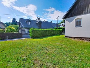 Exterior - Nice apartment in villa for 12 people with WIFI, TV and patio (Vrchlabí)