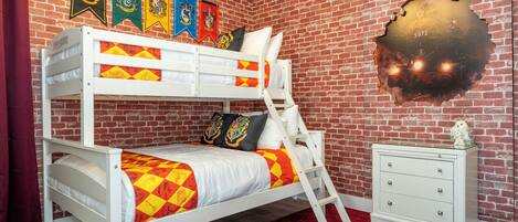 6 bedrooms, iron/ironing board, free WiFi