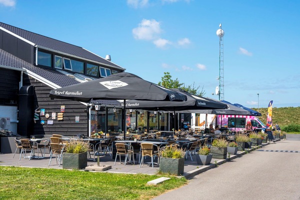Tableau De Plein Air, Meubles, Mobilier De Jardin, Pôle, Chaise, Ombre, Restaurant, Table Cuisine Et Salle A Manger, Table De Pique-Nique, Parking
