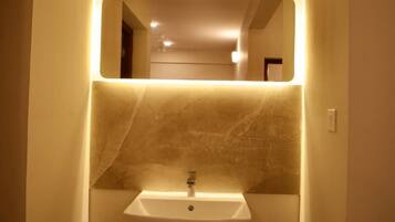 Premium Shared Dormitory | Bathroom | Free toiletries, bathrobes, towels, soap