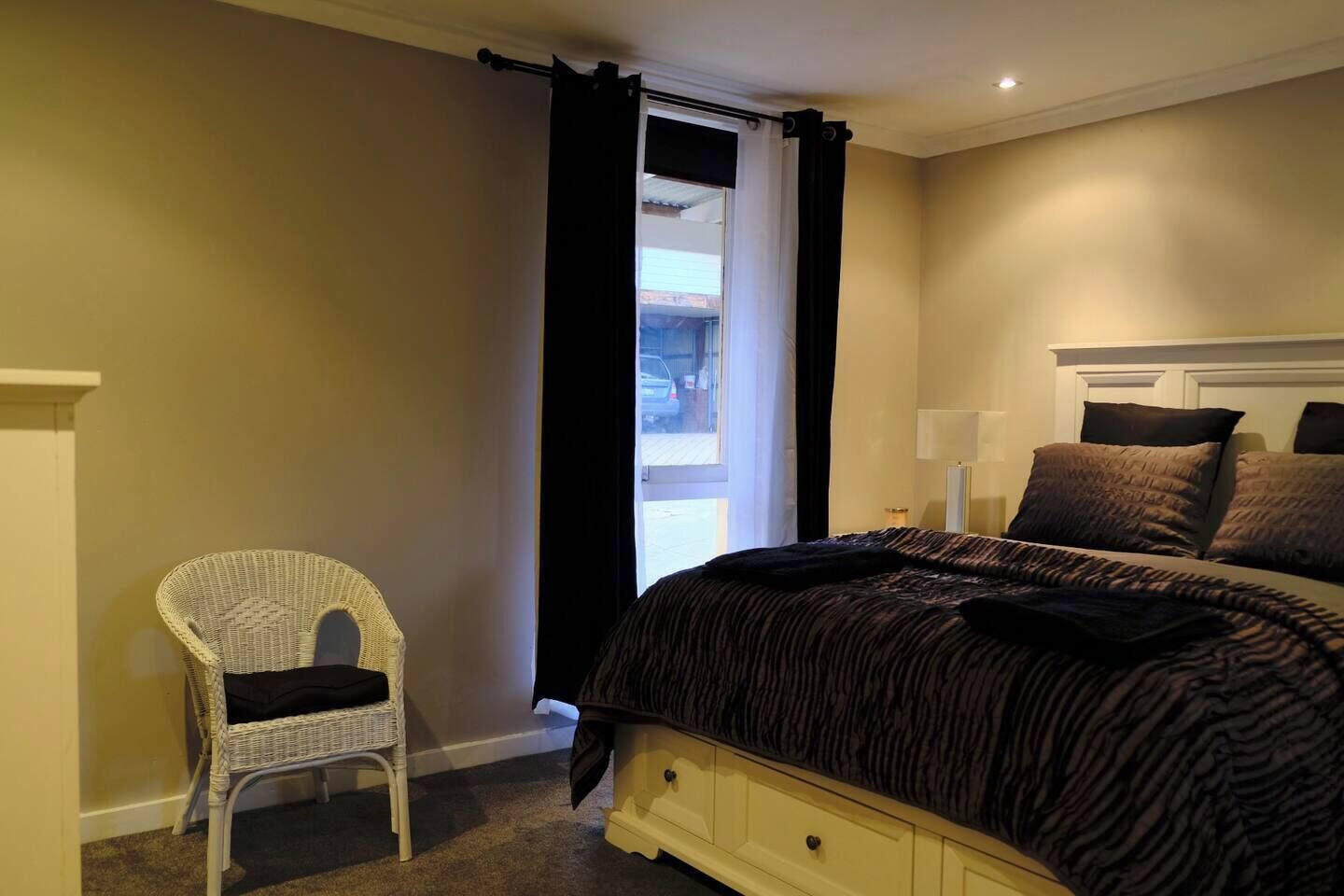 3 bedrooms, in-room safe, desk, iron/ironing board