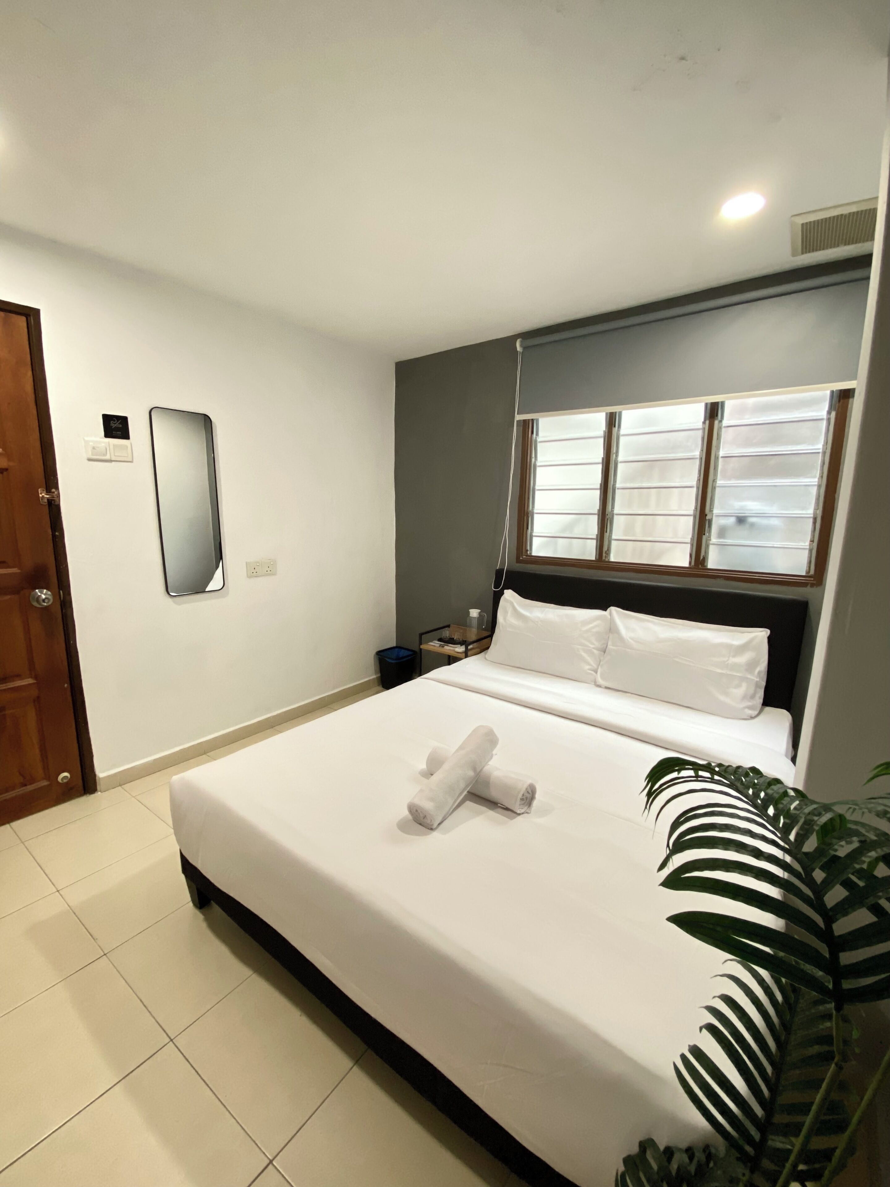 Camera doppia, 1 letto queen, bagno condiviso | Wi-Fi gratuito