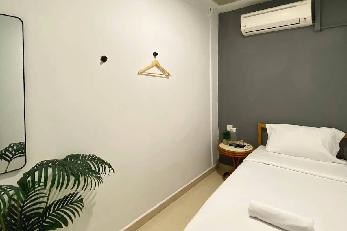 Quarto, 1 cama de solteiro, banheiro compartilhado | Wi-Fi de cortesia