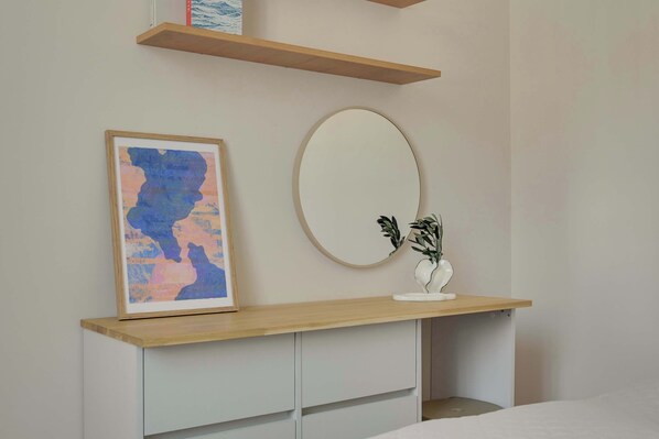 2 bedrooms, desk, iron/ironing board, travel cot