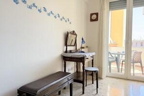 Interior - A48 - Ancona, spacious four-room apartment with a balcony (Ancona)