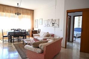Living area - A48 - Ancona, spacious four-room apartment with a balcony (Ancona)