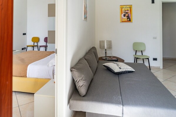 WiFi, bed sheets