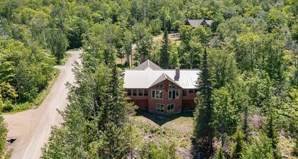Ski In to this 5 bedroom, dog friendly West Mountain Home!