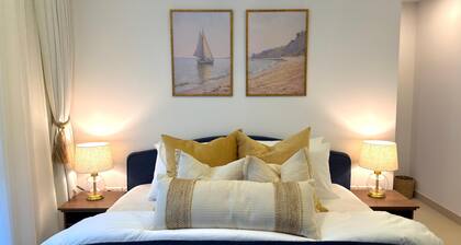Blue Palm Villa: Spacious 4-bedroom coastal house in adorable Al-Bustan, Muscat