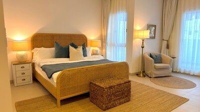 4BR Blue Palm Villa near Al Bustan Beach