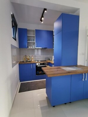 Kühlschrank, Ofen, Geschirrspüler, Toaster