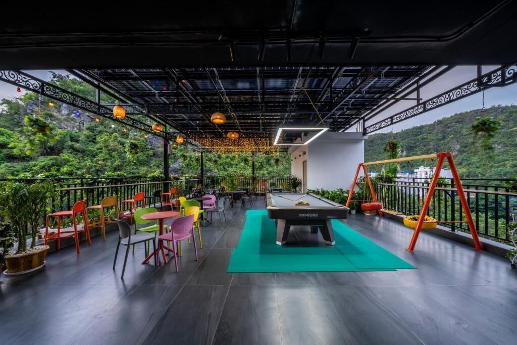 Khu ẩm thực ngoài tr ời