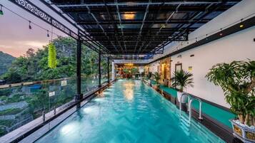 Deluxe Twin Room | Pool