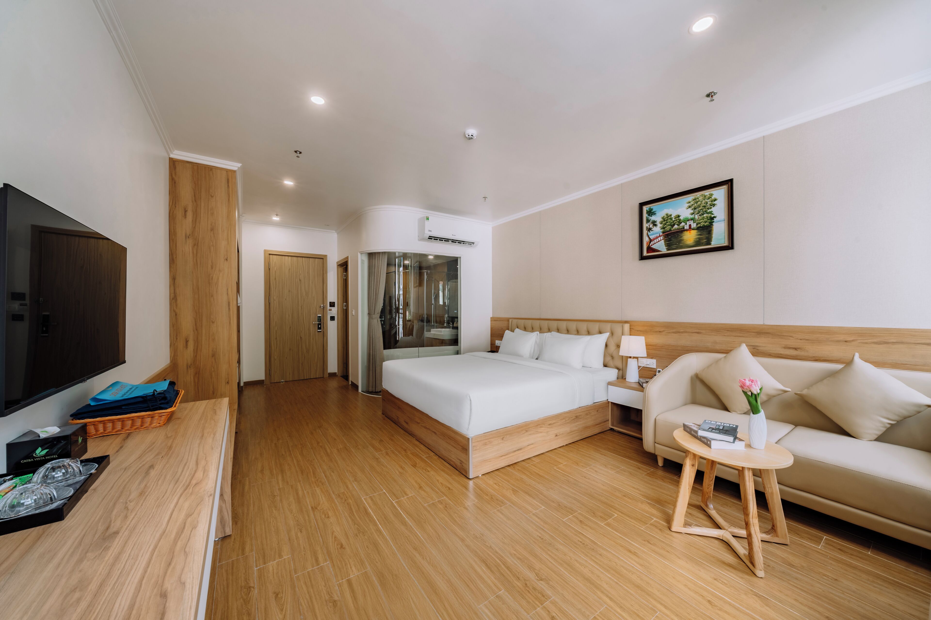 Family Room, City View | Desk, free WiFi