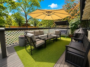 Terrace/patio - Gold Bar Farmhouse/Hot Tub/Near Wallace Falls (Gold Bar)