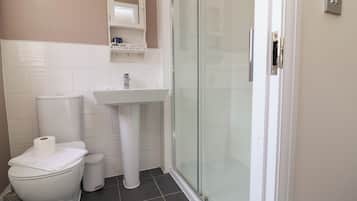 Cottage | Bathroom | Shower