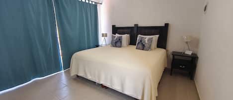 1 quarto, acesso à internet, roupa de cama