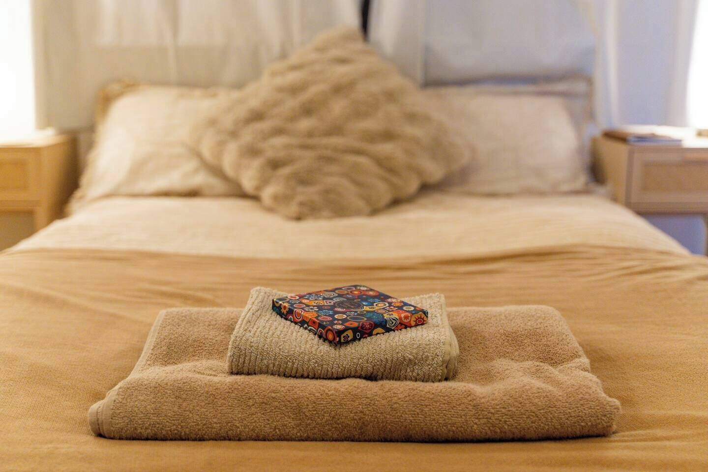 1 bedroom, desk, WiFi, bed sheets