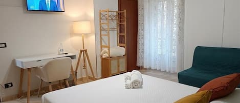2 bedrooms, WiFi, bed sheets