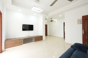 Living area - Hotel Escape Studio Ambattur (Chennai)
