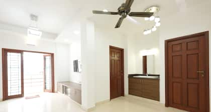 Hotel Escape Studio Ambattur