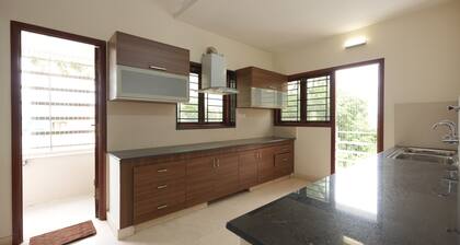 Hotel Escape Studio Ambattur