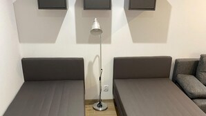 Luokittelematon kuva, 3 kautta 18, painike