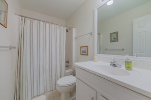 Bathroom - JL #313 Sea Bass - Hot Tub - Game Room - Close to Beach (Kill Devil Hills)