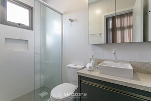 Bathroom - Modern Loft 750m From Canas Beach Tps201 (Florianópolis)