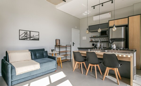 Living area - Modern Loft 750m From Canas Beach Tps201 (Florianópolis)