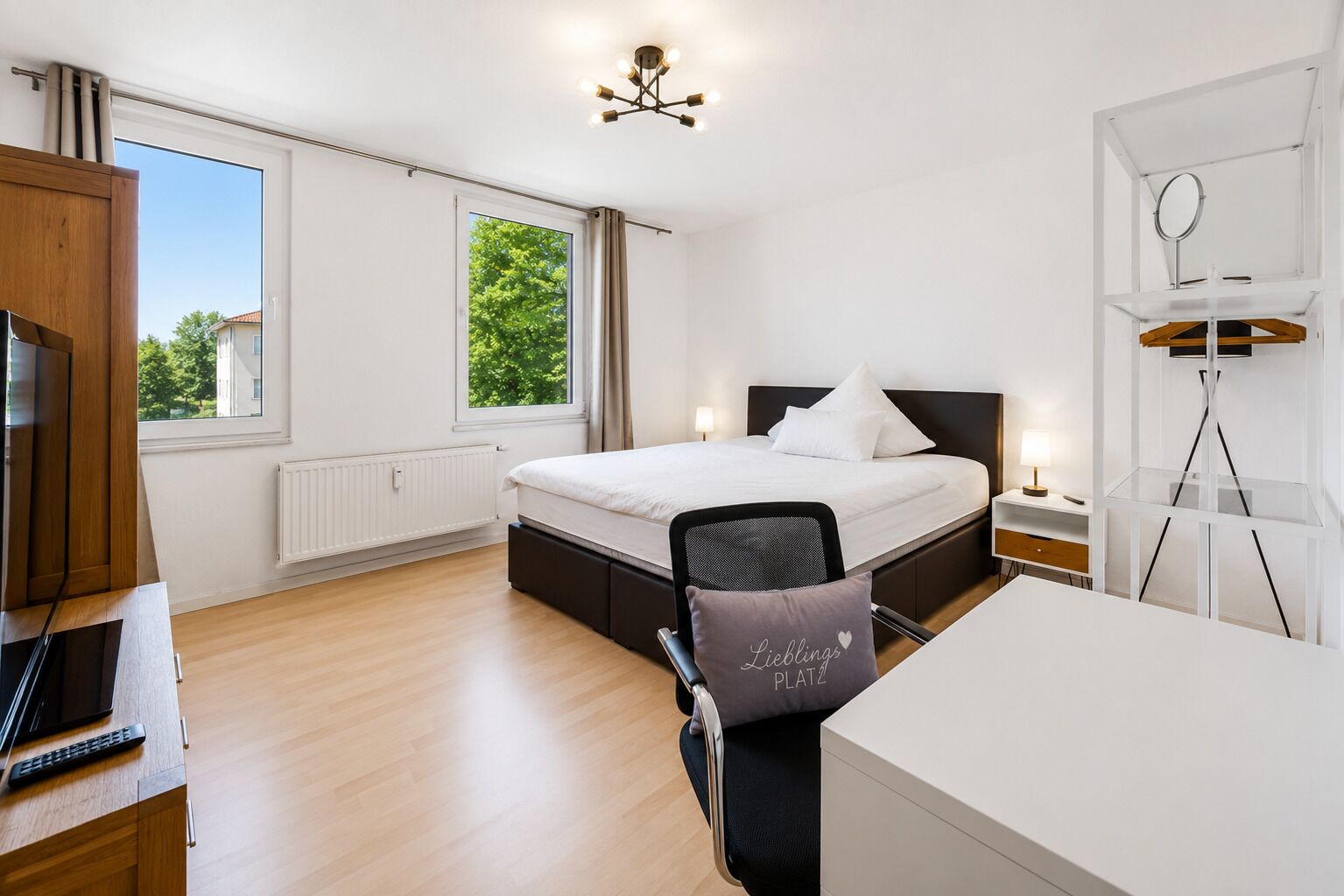 2 bedrooms, iron/ironing board, WiFi, bed sheets