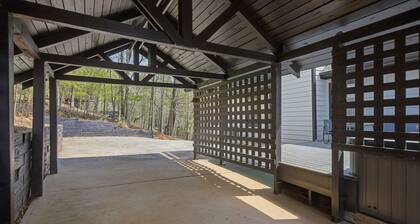 Beautiful 5-bedroom lodge in Jasper Georgia