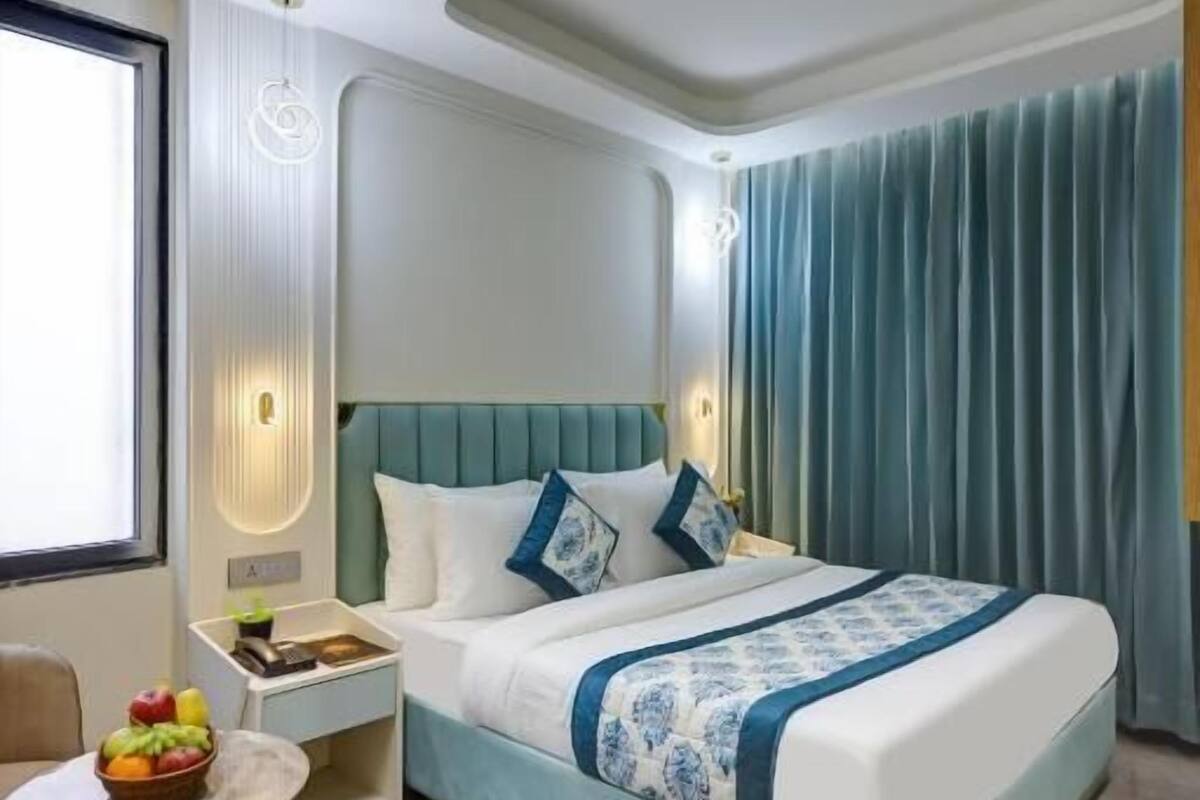 In-room safe, desk, blackout curtains, soundproofing