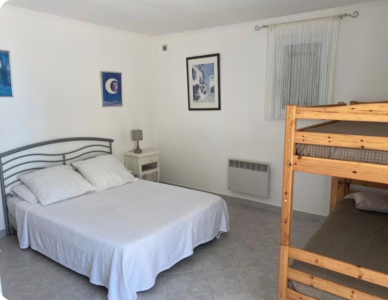 1 chambre, fer et planche à repasser, accès Internet