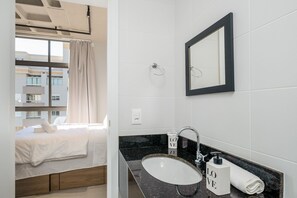 Unclassified image, 4 of 16, button - Studio for Couples 750m From Canas Beach Tps204 (Florianópolis)