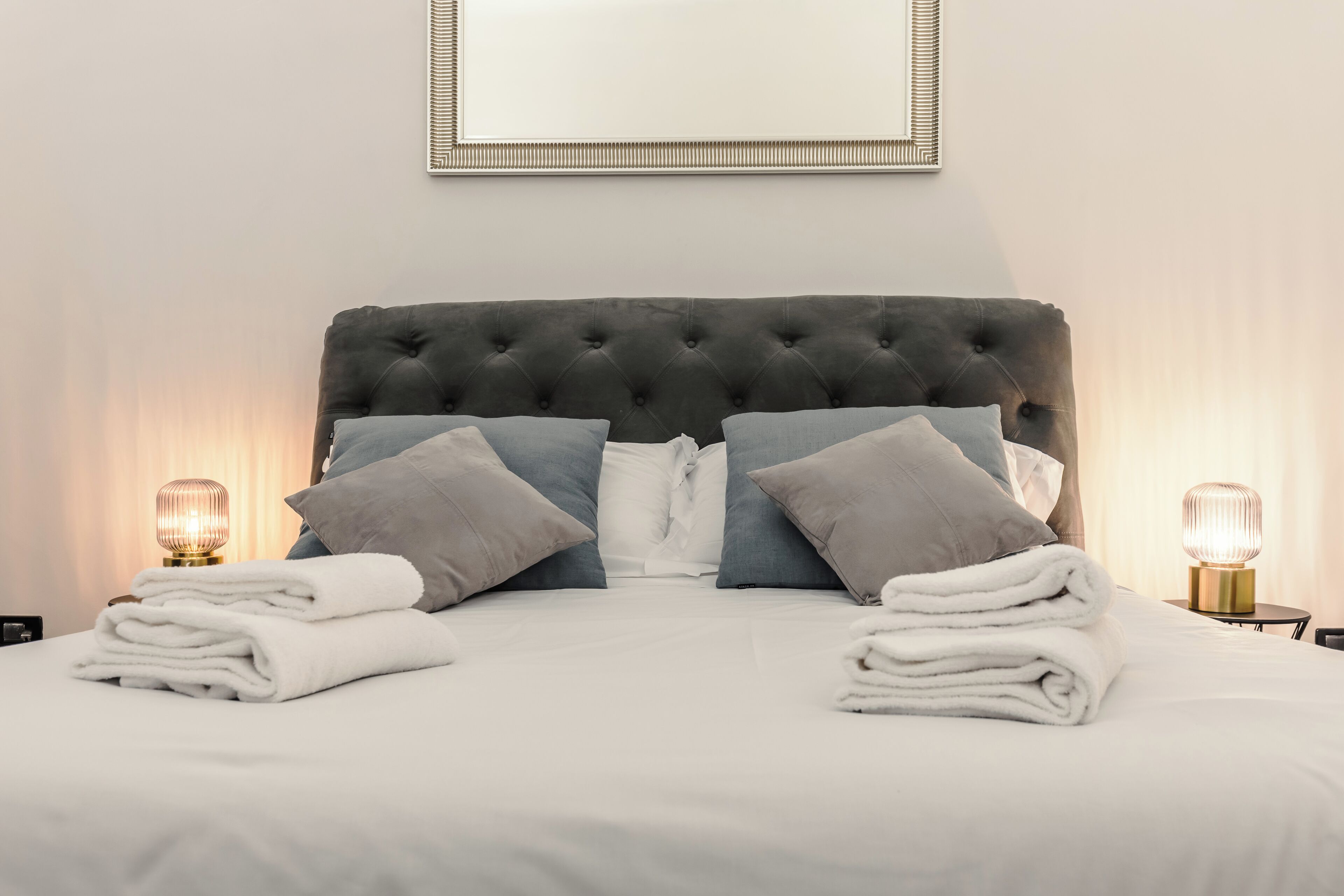 2 bedrooms, iron/ironing board, internet, bed sheets