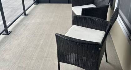Charming 1-bedroom loft next to Mass St! 408