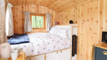 1 bedroom, WiFi (free), individually decorated, individually furnished