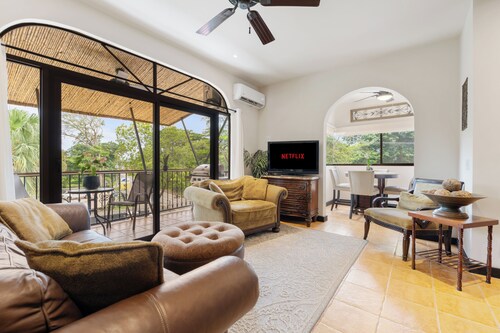 	
Sloth Suite #4 Walk to Beach-3BR/3BA-Pool + Fast WiFi-Vacation/Monthly Stays