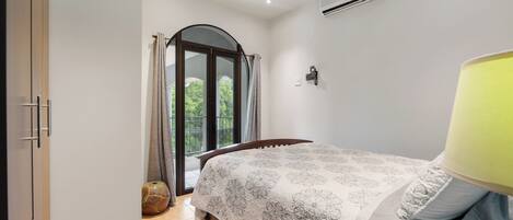 3 bedrooms, iron/ironing board, travel cot, free WiFi