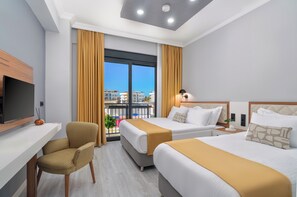 Habitació amb dos llits individuals Comfort | Escriptori, espai de treball apte per a portàtils i wifi gratuïta