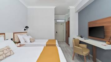Comfort Twin Room | Desk, laptop workspace, free WiFi, bed sheets