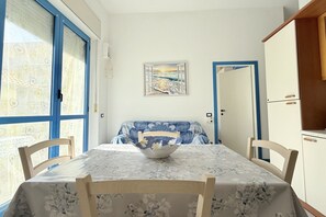 Dining - SE230 - Marotta, three-room apartment just steps from the beach, with parking space. (Marotta)