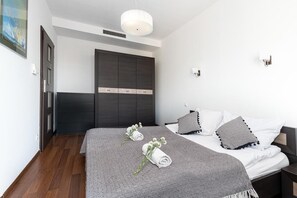 Iron/ironing board, free WiFi - Stylish apartment with AC in Old Town (Kraków)