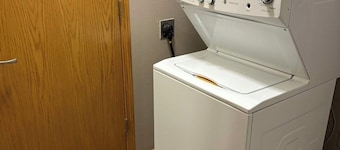 Cozy 2-bedroom apartment in charming Wakefield